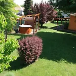 Diofa Vendeghazak