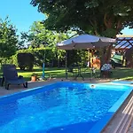 Konukevi Diofa Vendeghazak 4*