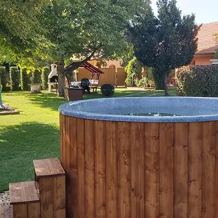 Diofa Vendeghazak 招待所