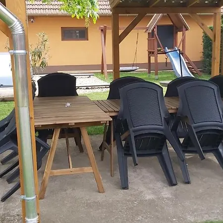 Diofa Vendeghazak بيت ضيافة 4*
