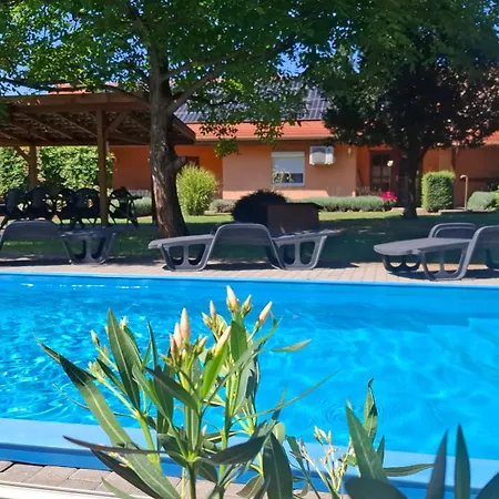 Penzion Diofa Vendeghazak 4*